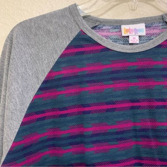 LULAROE TOP WOMEN’S M PINK GRAY BRIGHT COMFORTABLE RAGLAN T-SHIRT. - Picture 3 of 12